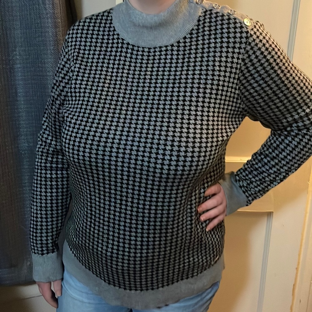 Calvin Klein sweater LG size